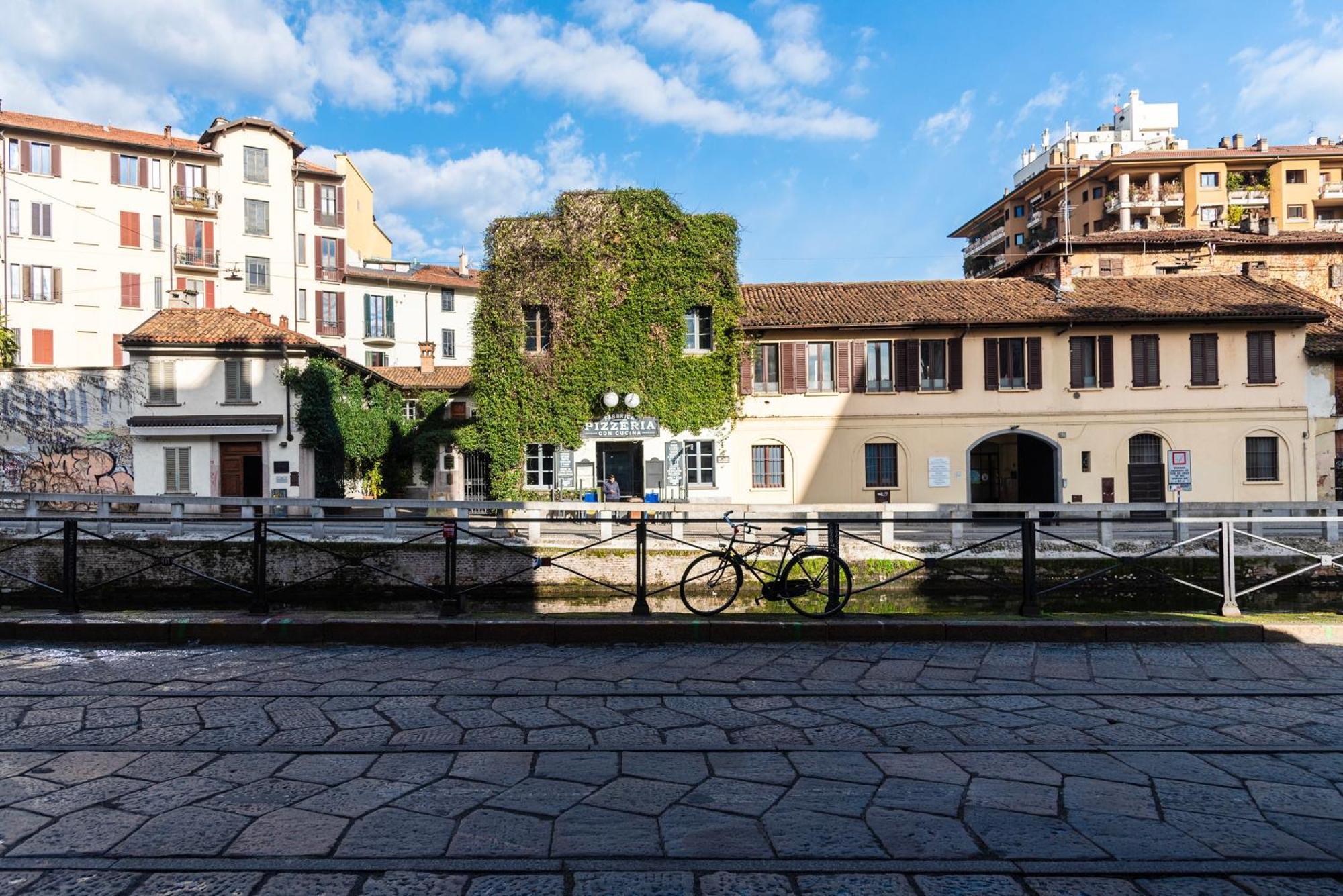 Youhosty - Navigli View