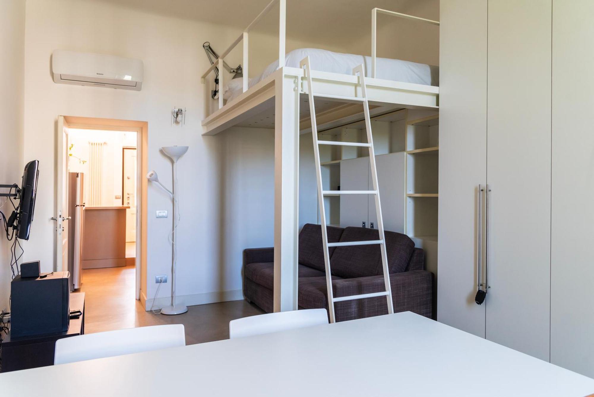 Apartment Youhosty - Navigli View *