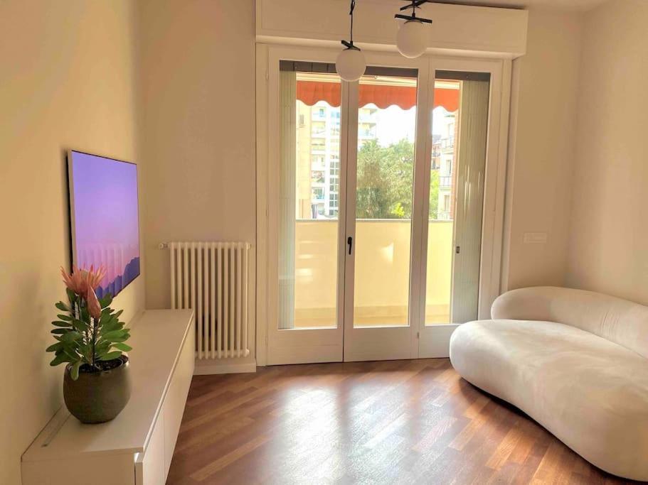 - Metropolitana Primaticcio M1 Apartment *