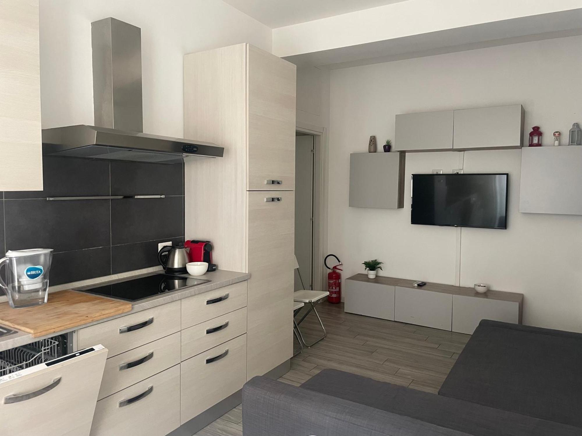 Apartment Gardone - Ampio Con 2 Da Letto - Comodo Per Duomo! Milan