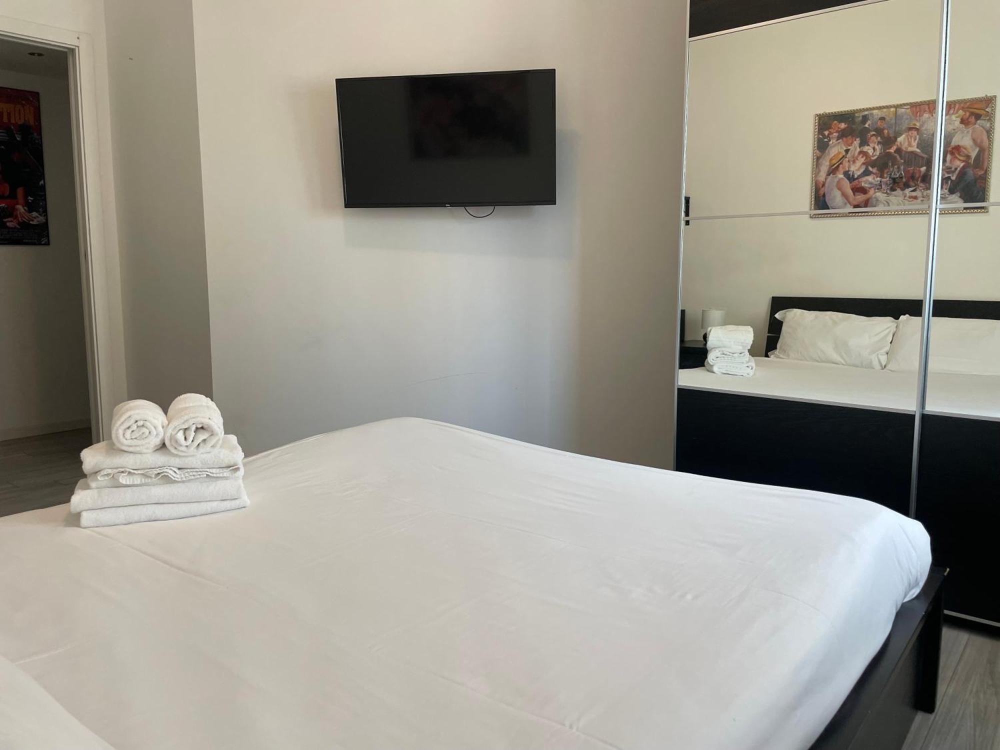 Gardone - Ampio Con 2 Da Letto - Comodo Per Duomo! Apartment Milan