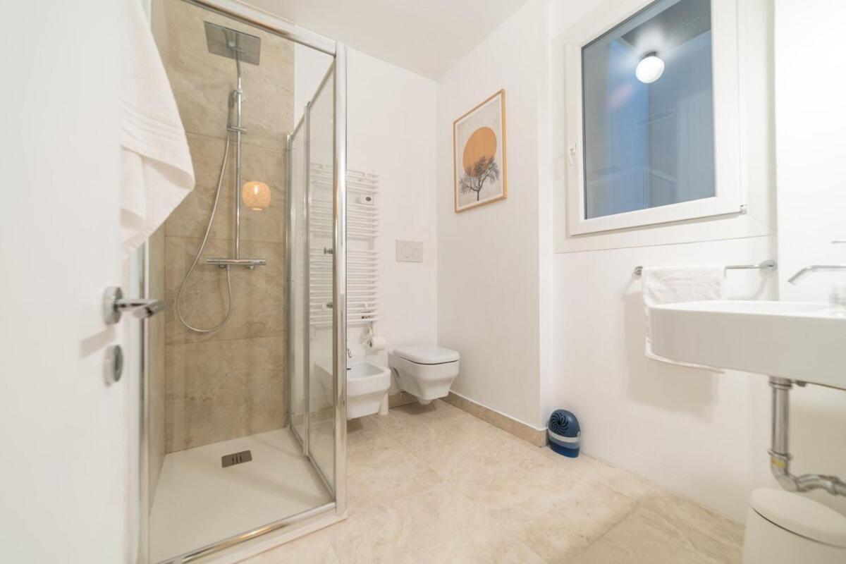 The Garibaldi B Intrho Apartment
