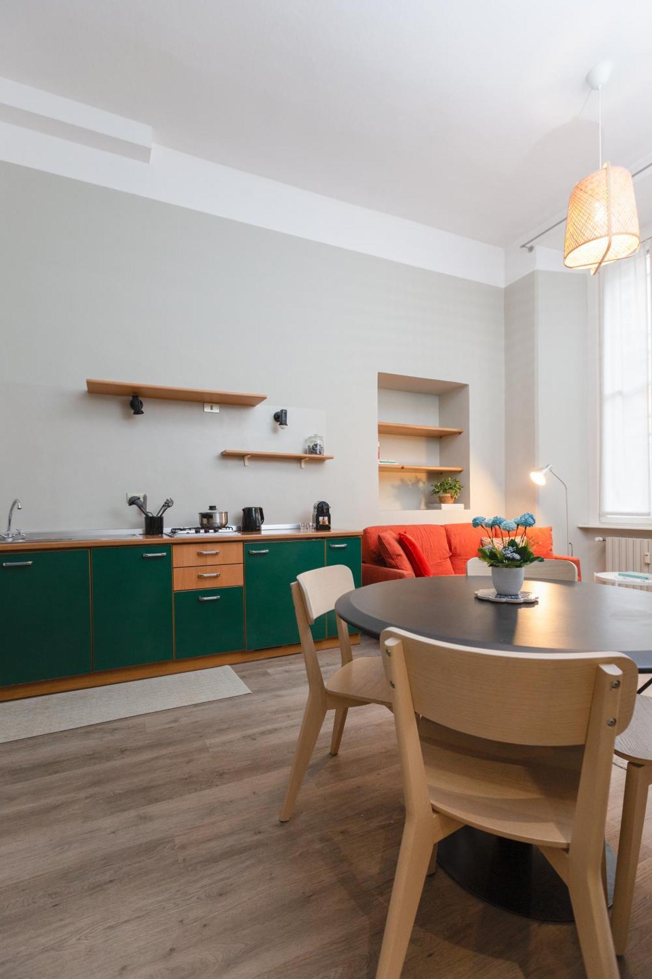 Da Laura - Center - M1 Station Apartment Milan