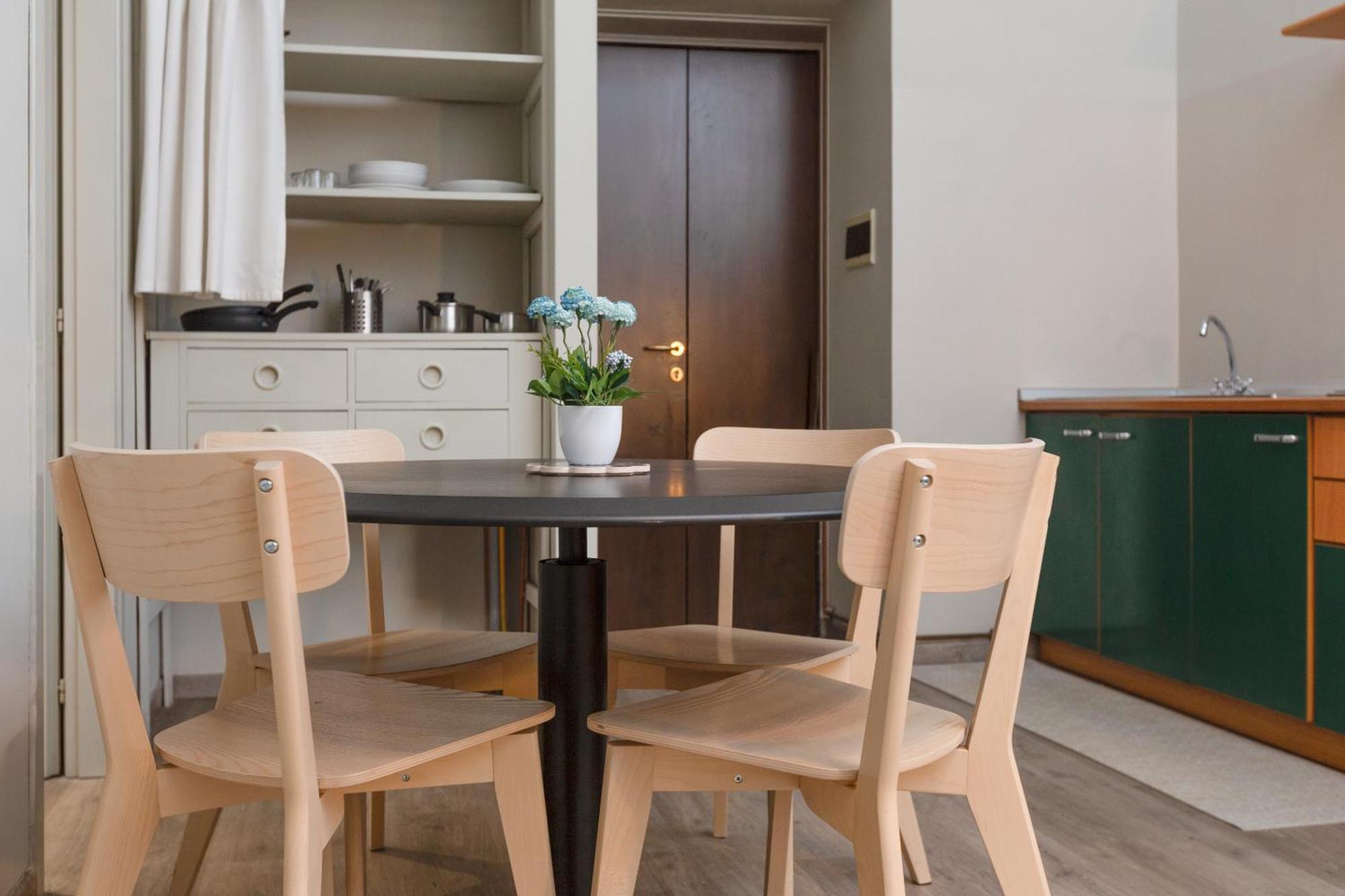 Da Laura - Center - M1 Station Apartment *