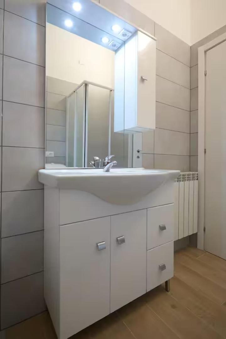 Flat Number 14 Apartment *