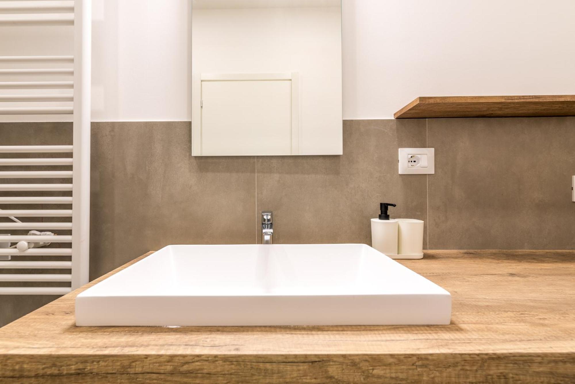 Guest Planet - Fondazione Prada's Two Apartment