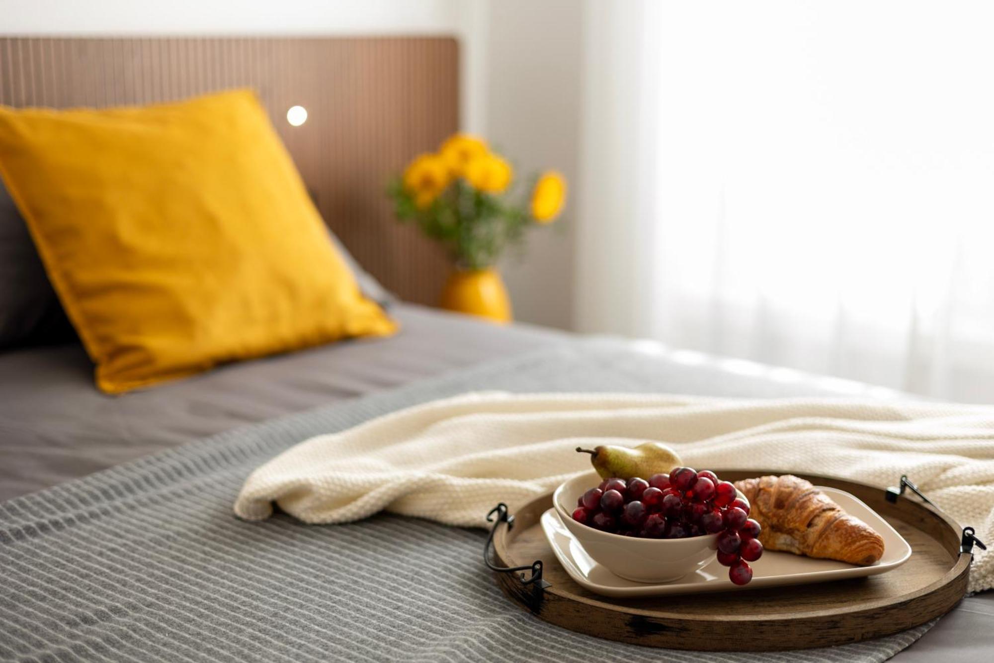 The Golden Retreat - San Babila Duomo Apartment Milan