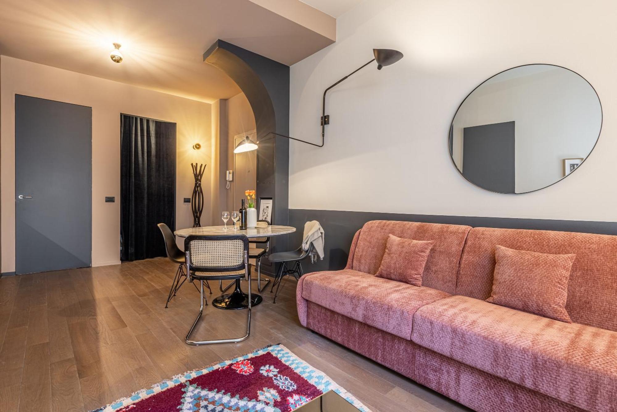 Zuretti Modern Comfort Near Station Apartment Milan