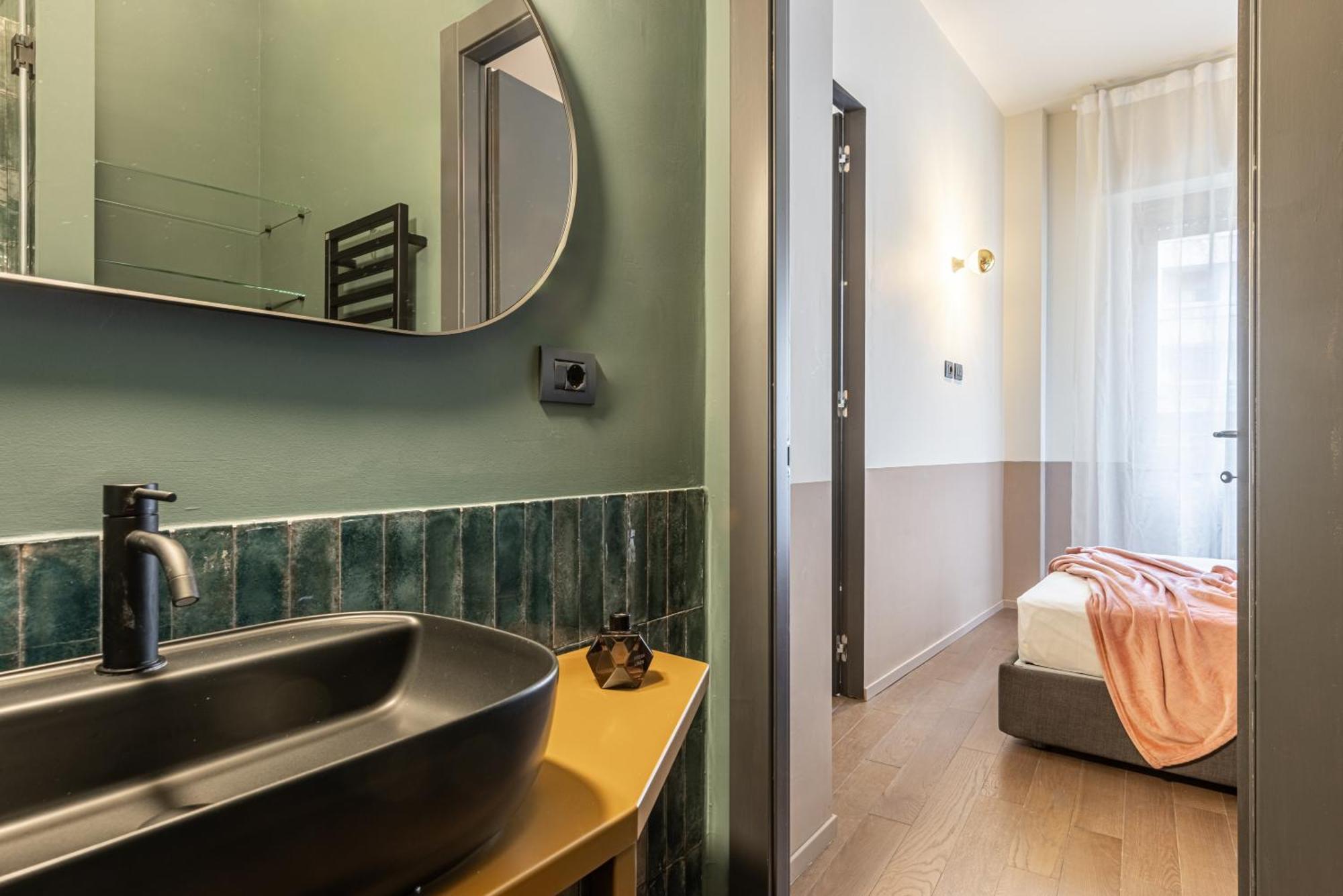 Zuretti Modern Comfort Near Station Apartment Milan