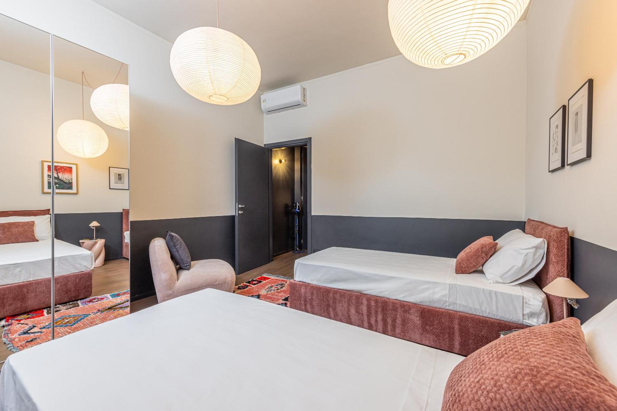 Zuretti Modern Comfort Near Station Apartment Milan