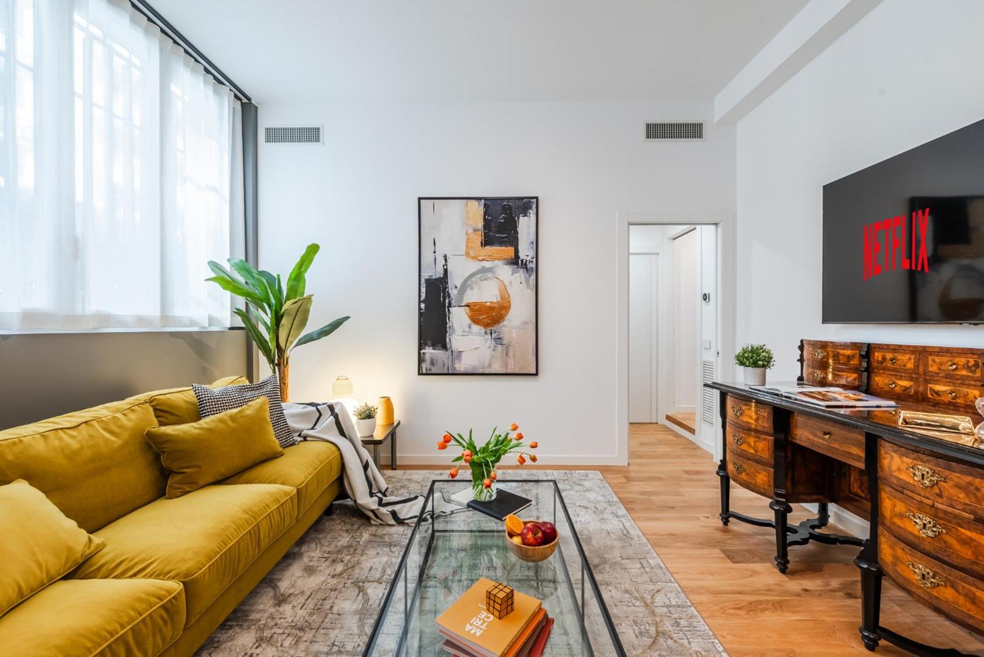 The Golden Retreat - San Babila Duomo Apartment Milan