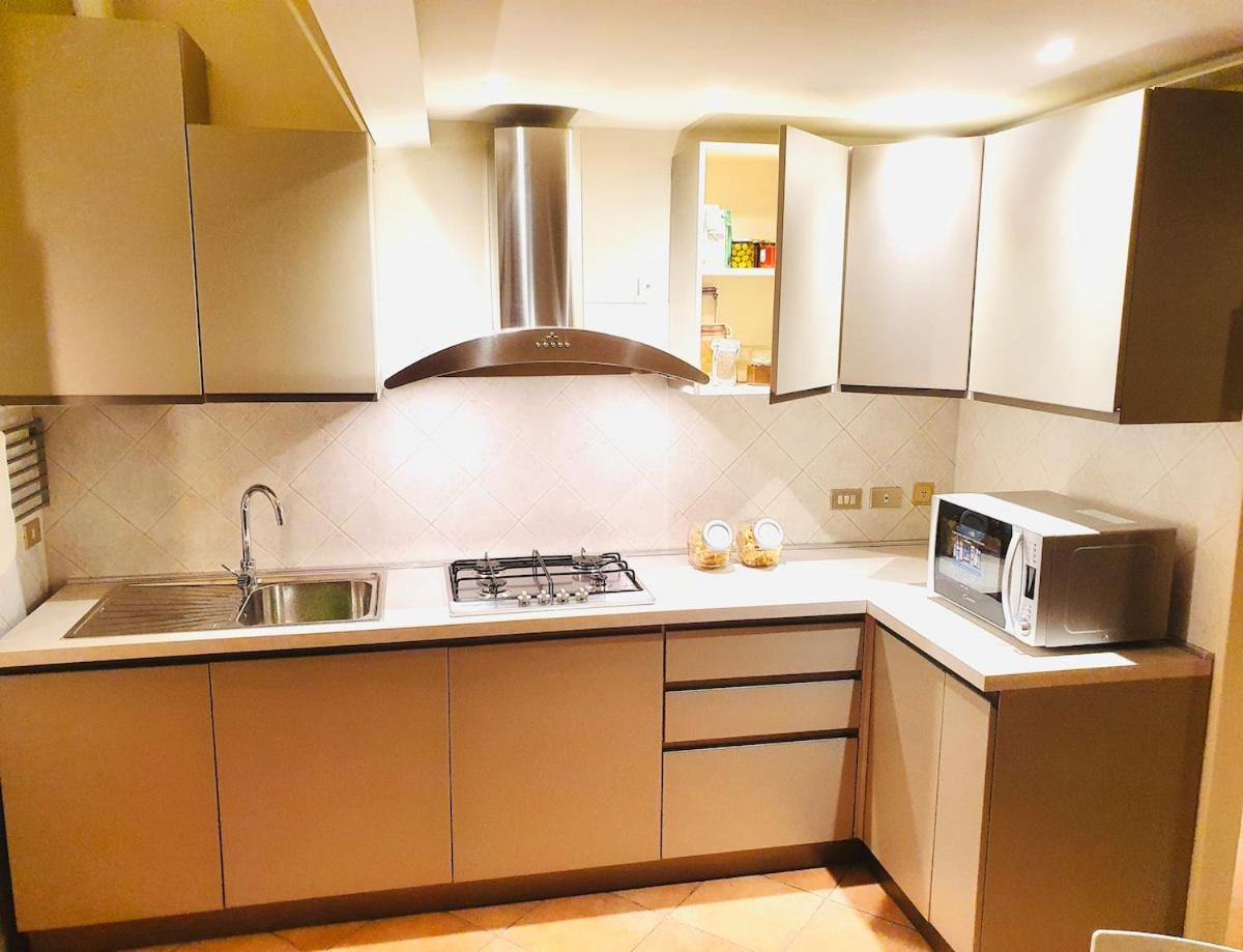Comfortable 6 Min From Station Apartment