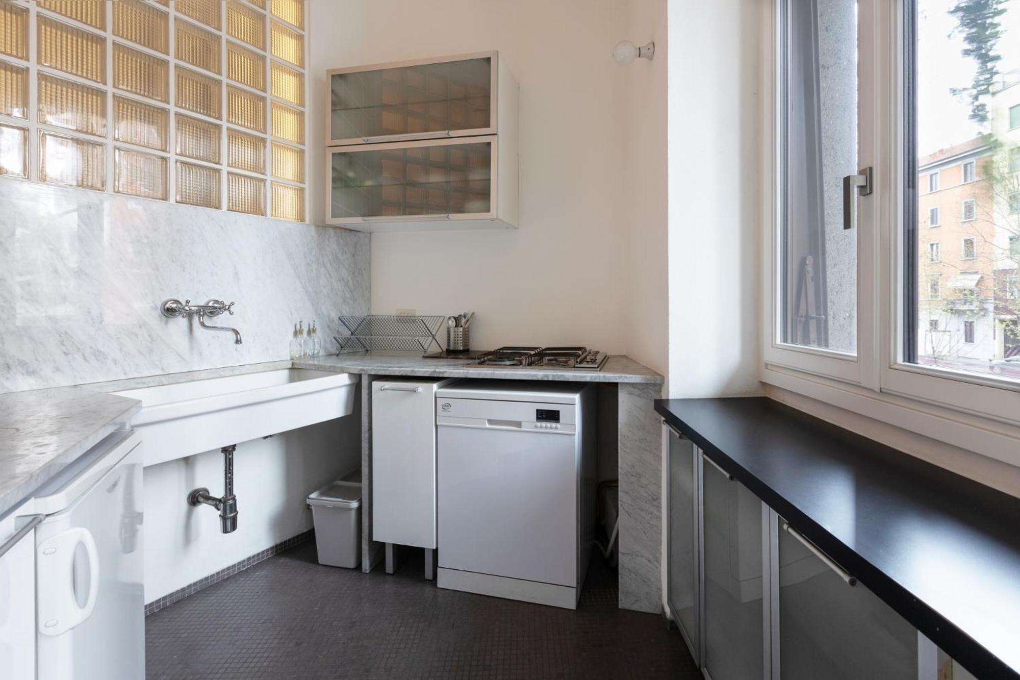One Bedroom Of Comfort And Style In The Heart Of Milan
