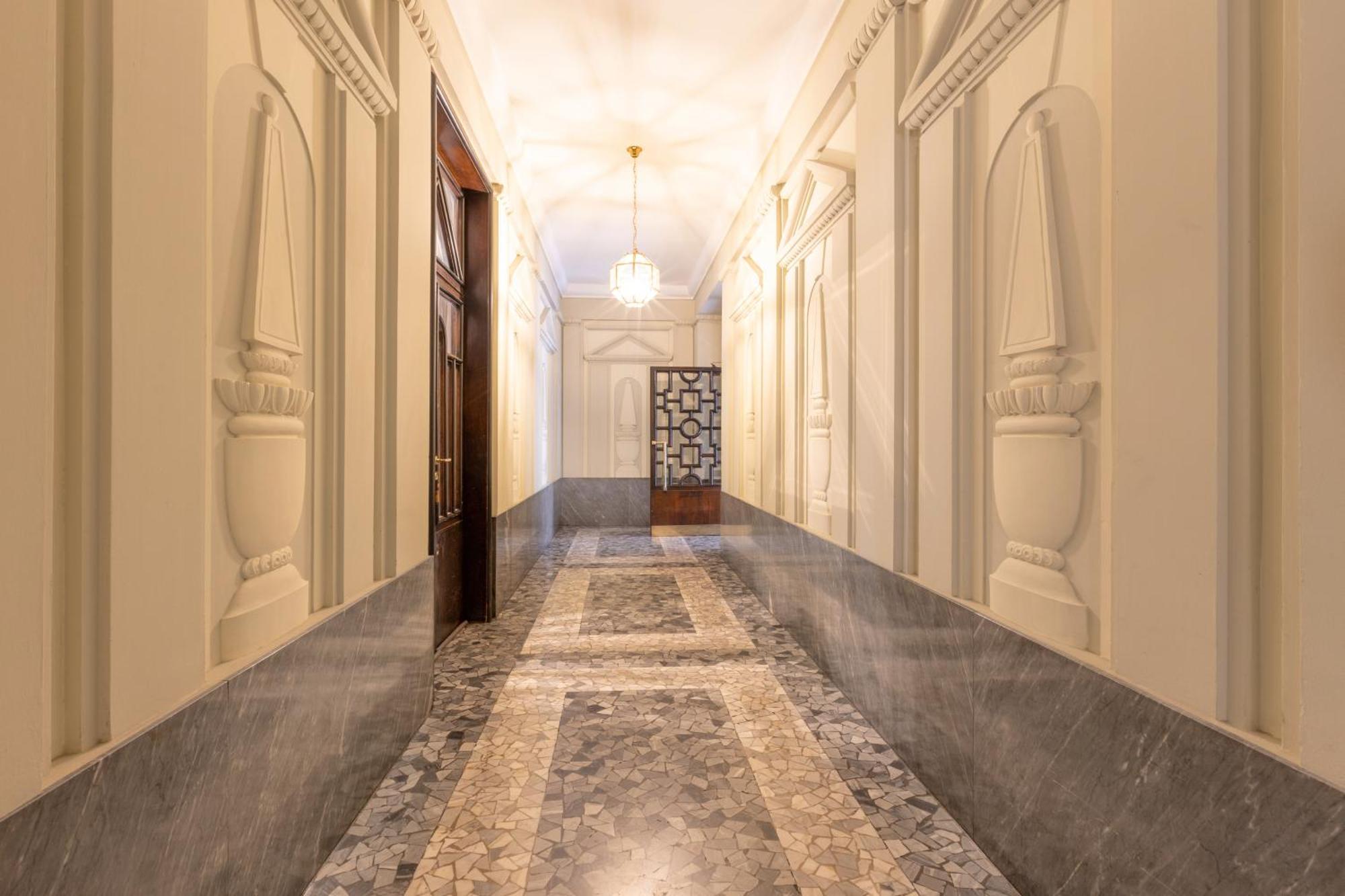 One Bedroom Of Comfort And Style In The Heart Of Apartment *
