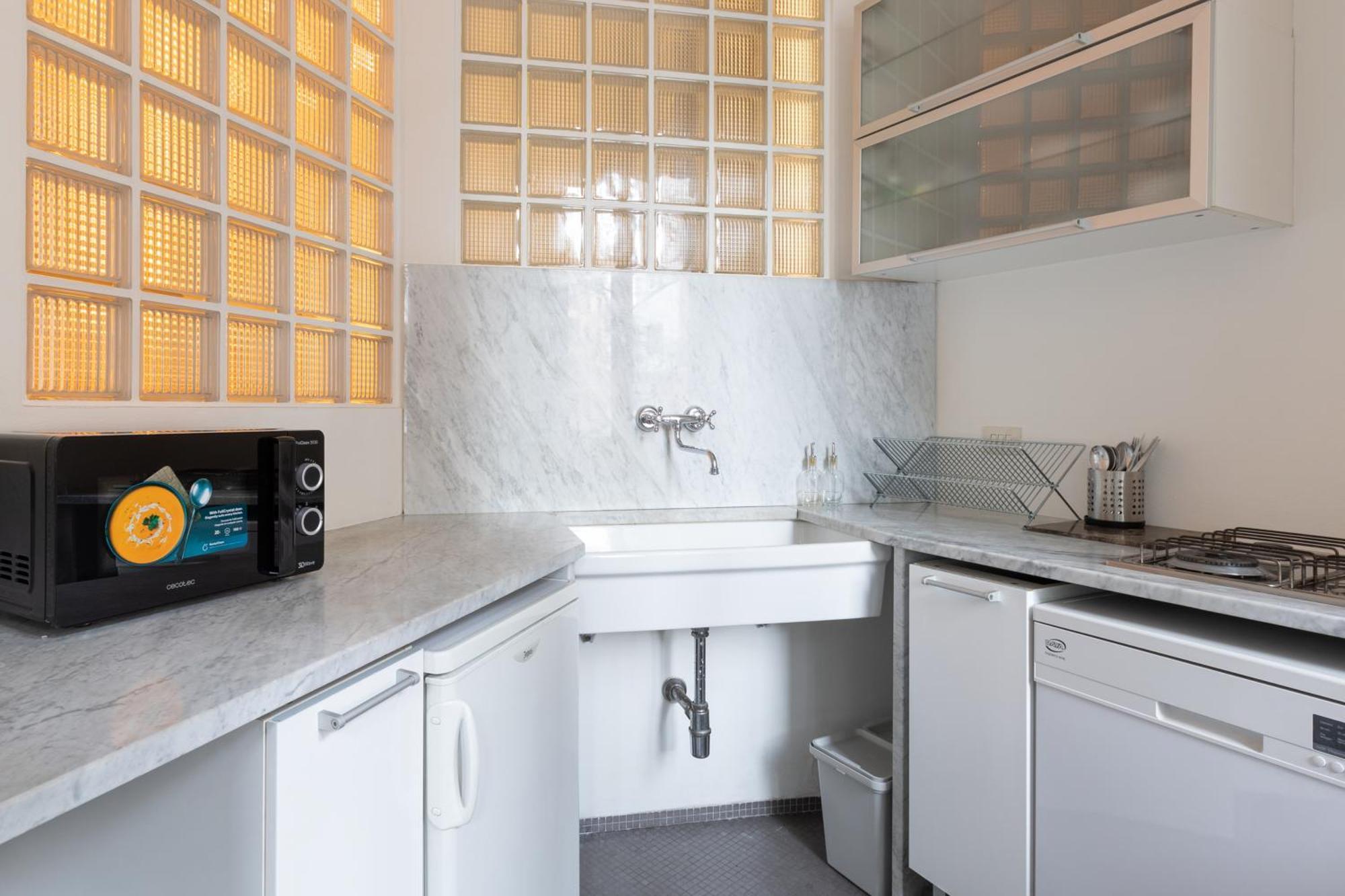 One Bedroom Of Comfort And Style In The Heart Of Apartment *