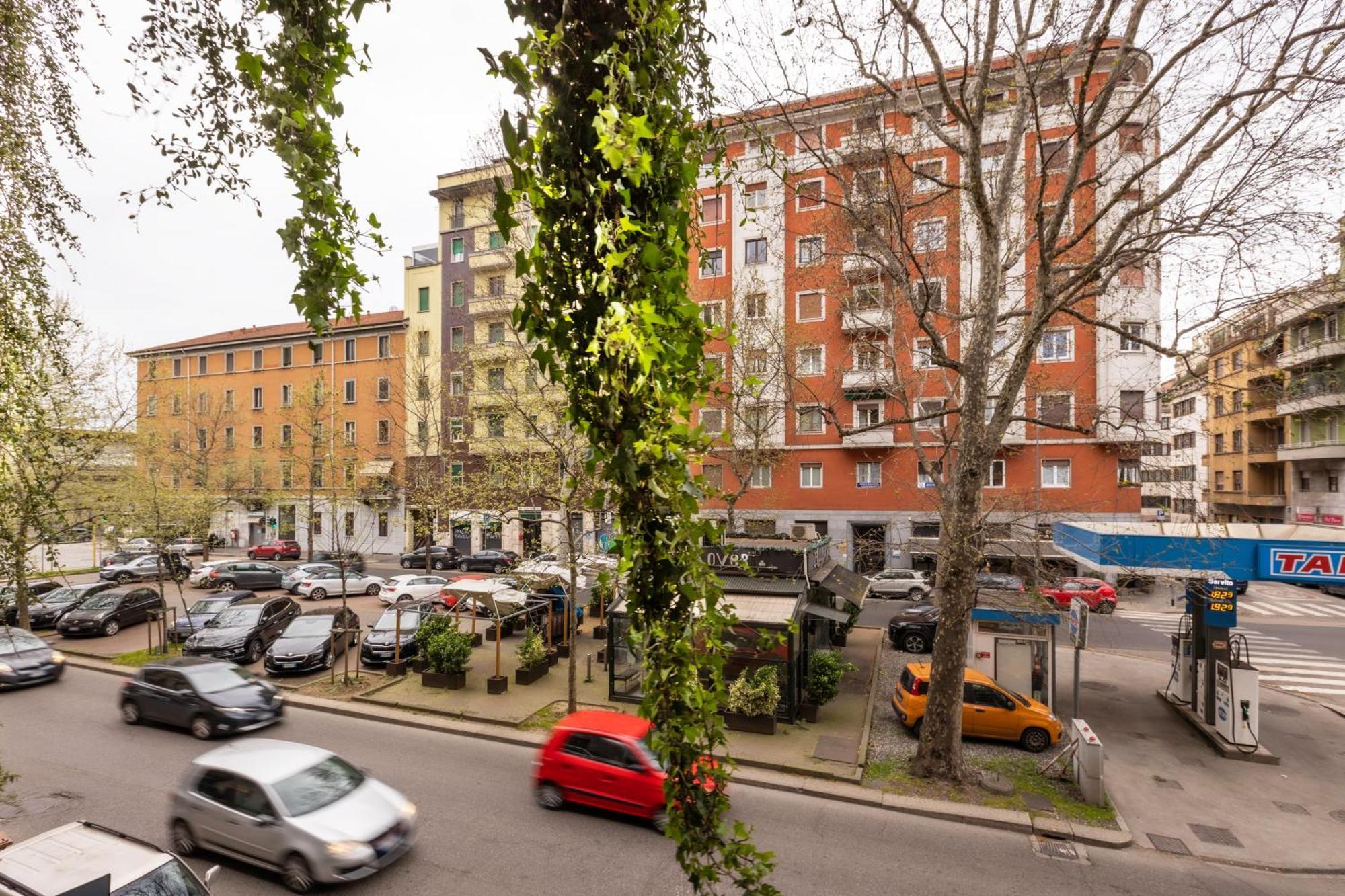 One Bedroom Of Comfort And Style In The Heart Of Apartment *