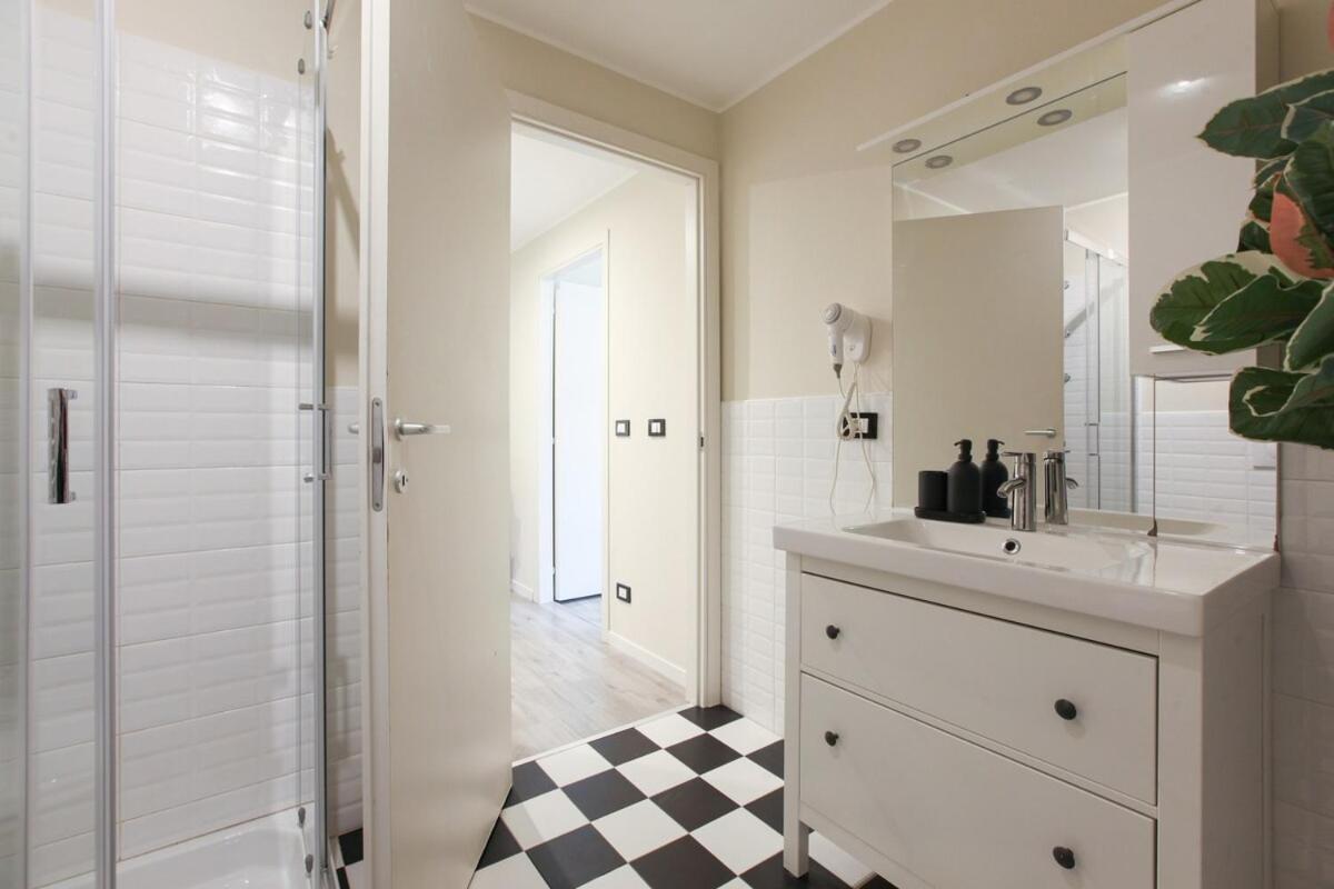 Apartment Station Spacious 2br Flat Milan