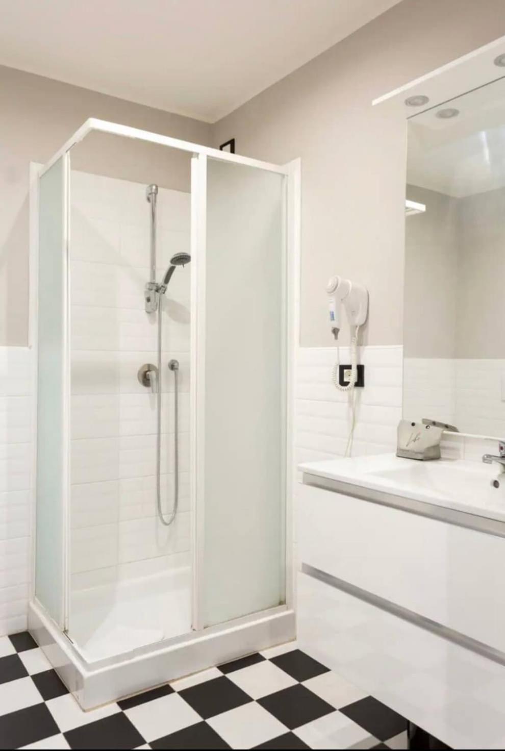 Station Spacious 2br Flat