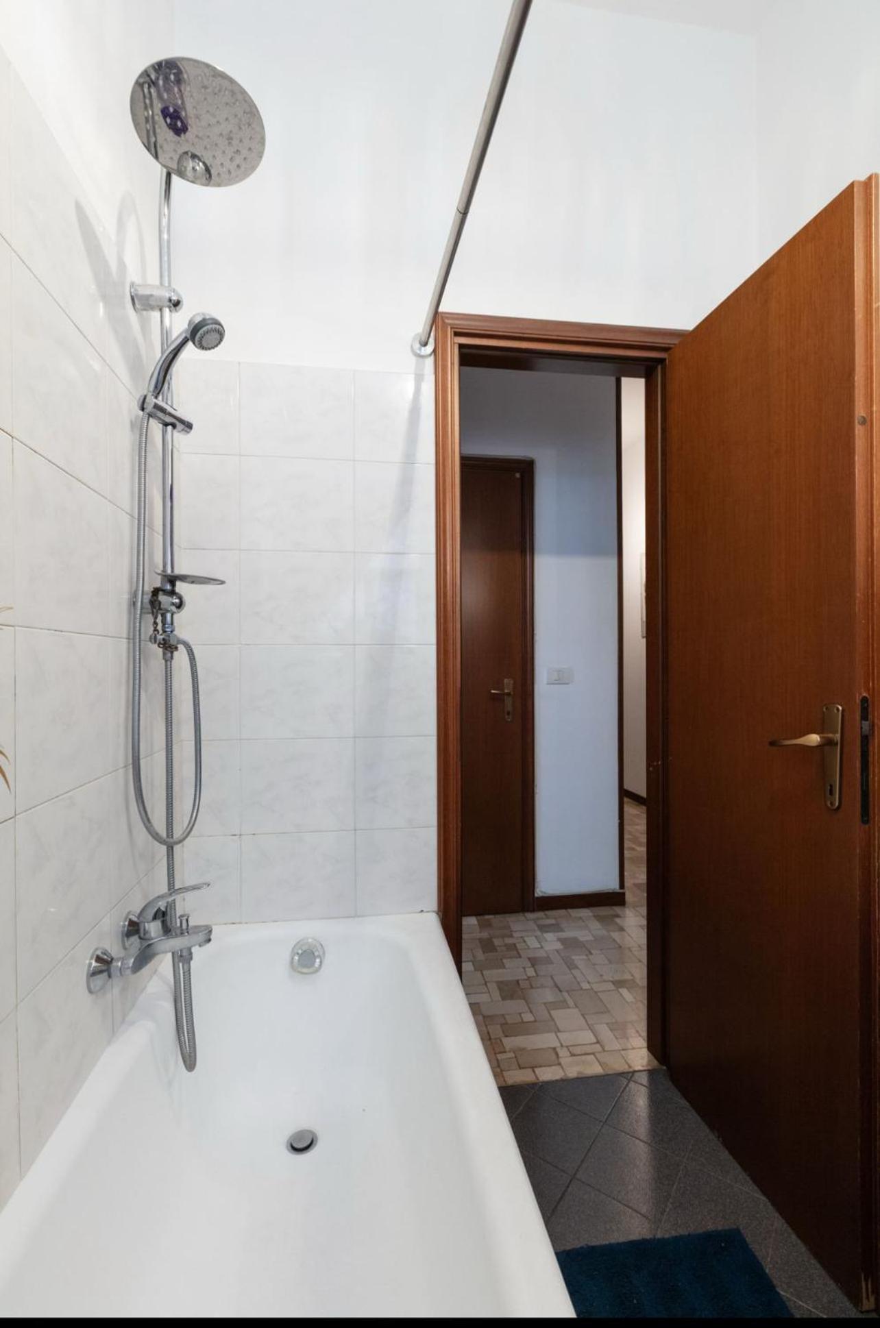 Entire Home/apt In Near Fairs And Navigli Apartment *