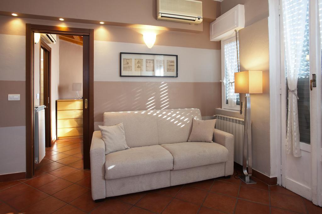 Skyline In Citta Studi A 1 Minuto Dal Metro Con Terrazzo Wi-fi E Netflix Apartment