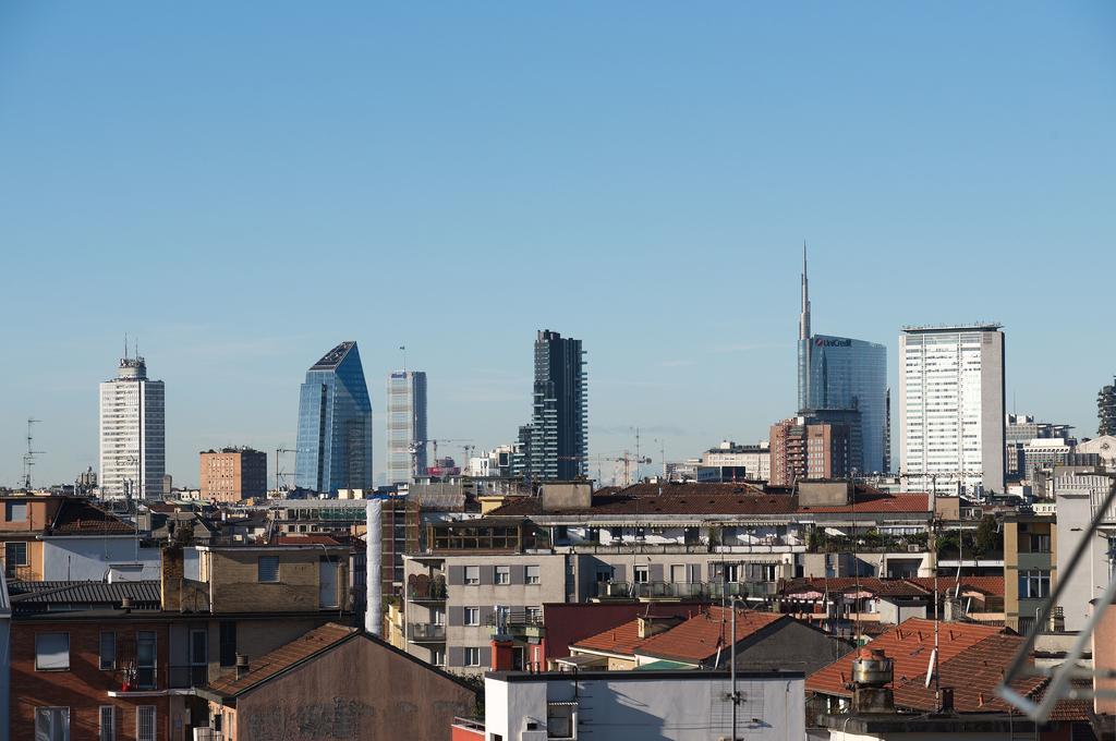 Skyline In Citta Studi A 1 Minuto Dal Metro Con Terrazzo Wi-fi E Netflix Apartment *