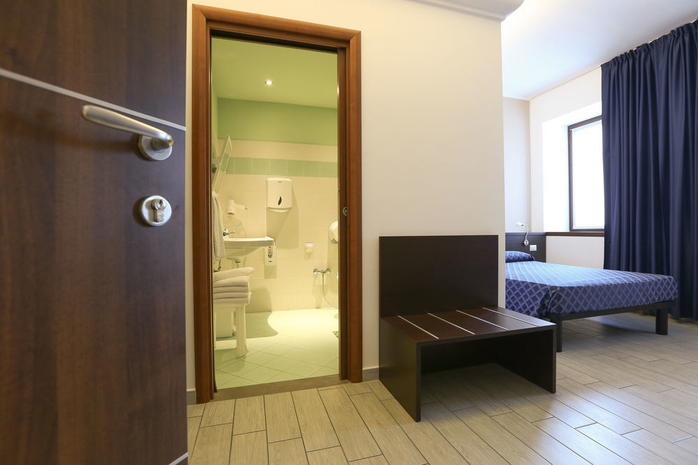 Esco Hotel 2*