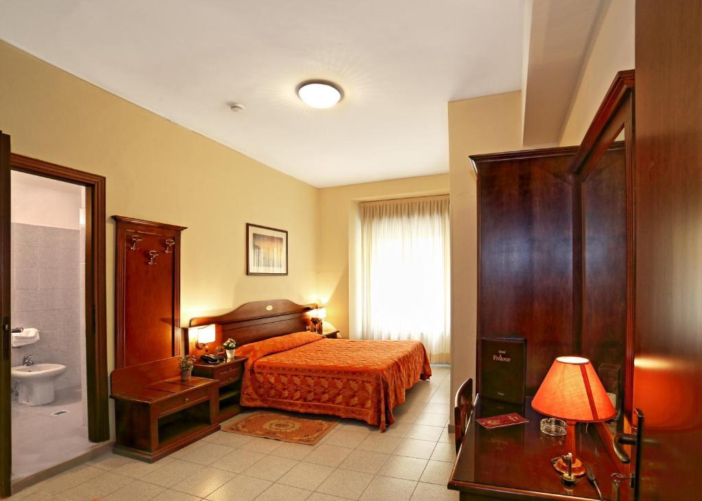 Pavone Milan