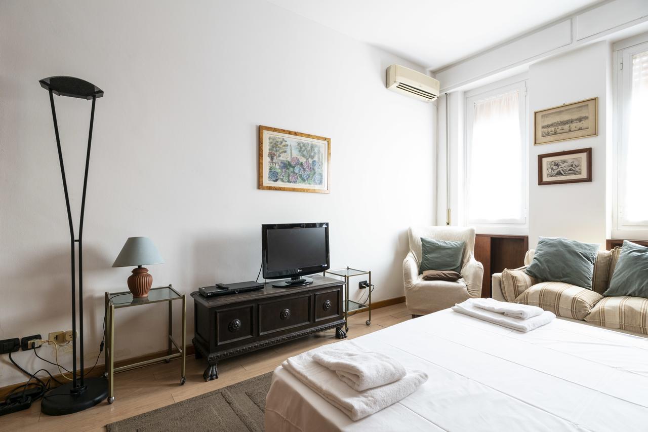 Via San Vincenzo Apartament -by Yoof Apartment Milan