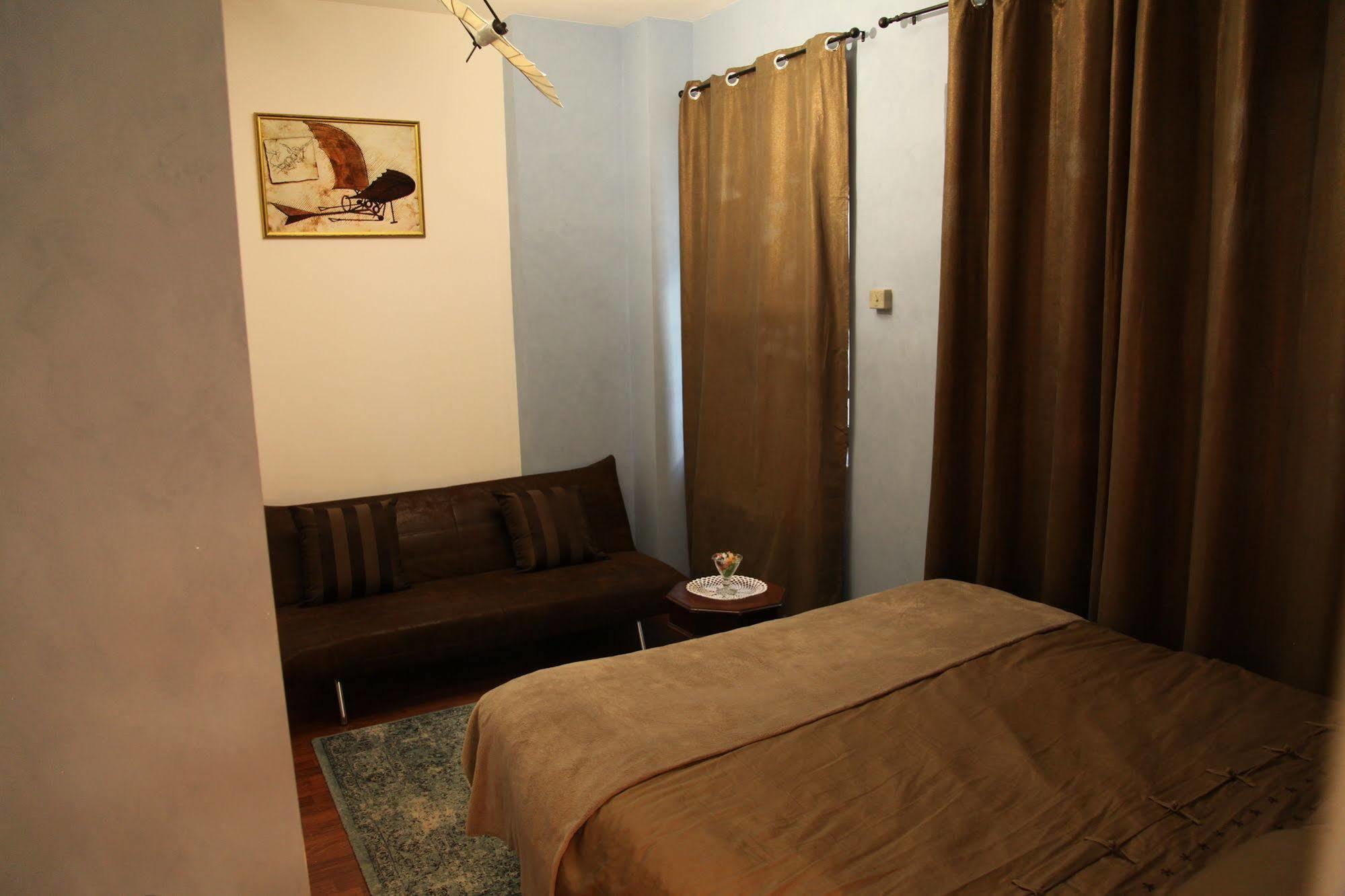 Atmos Luxe Navigli Hostel