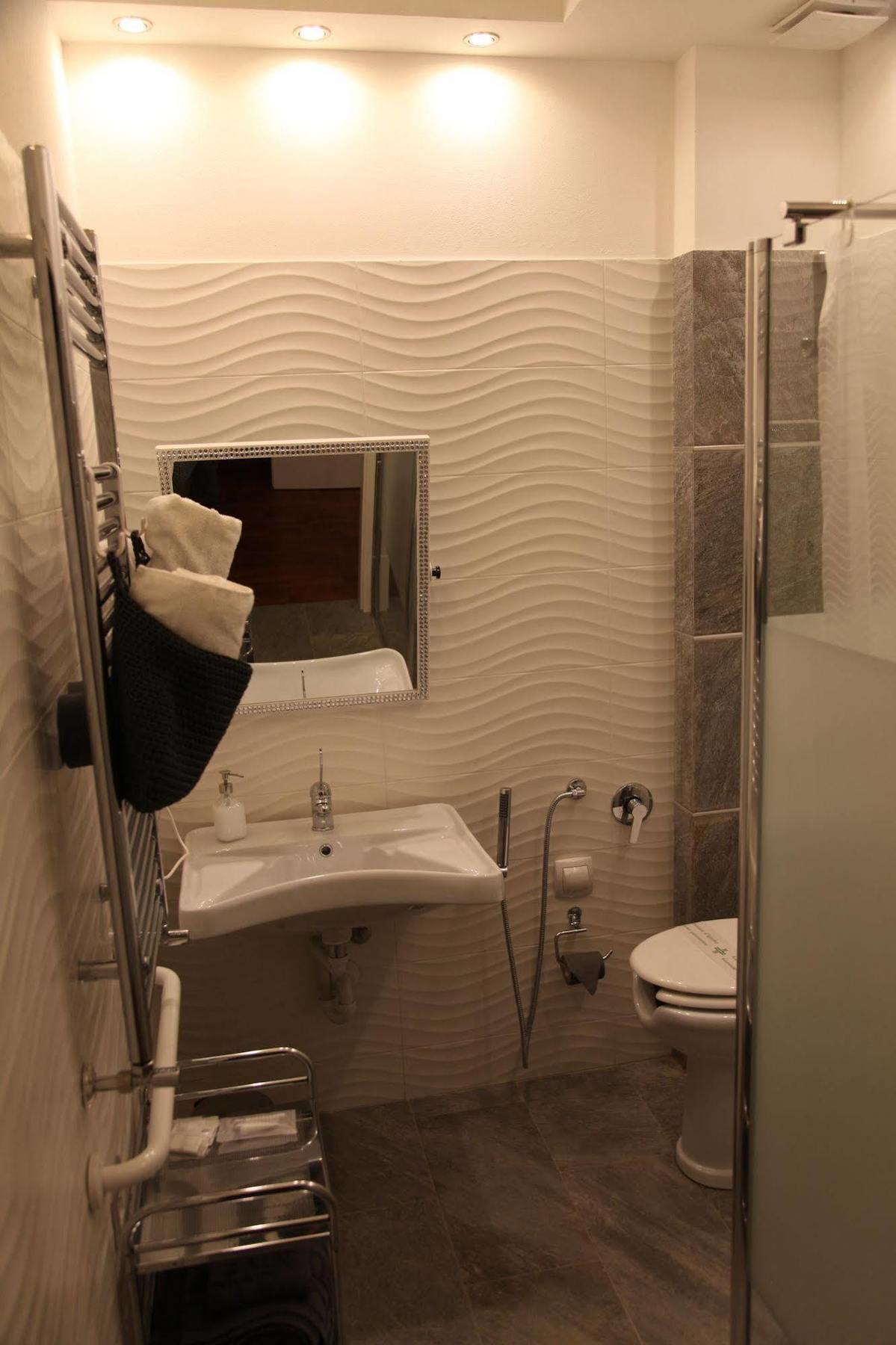 Atmos Luxe Navigli Hostel Milan