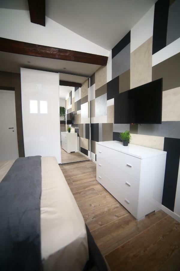 Garibaldi Fifty Attic Near Duomo Apartment Milan