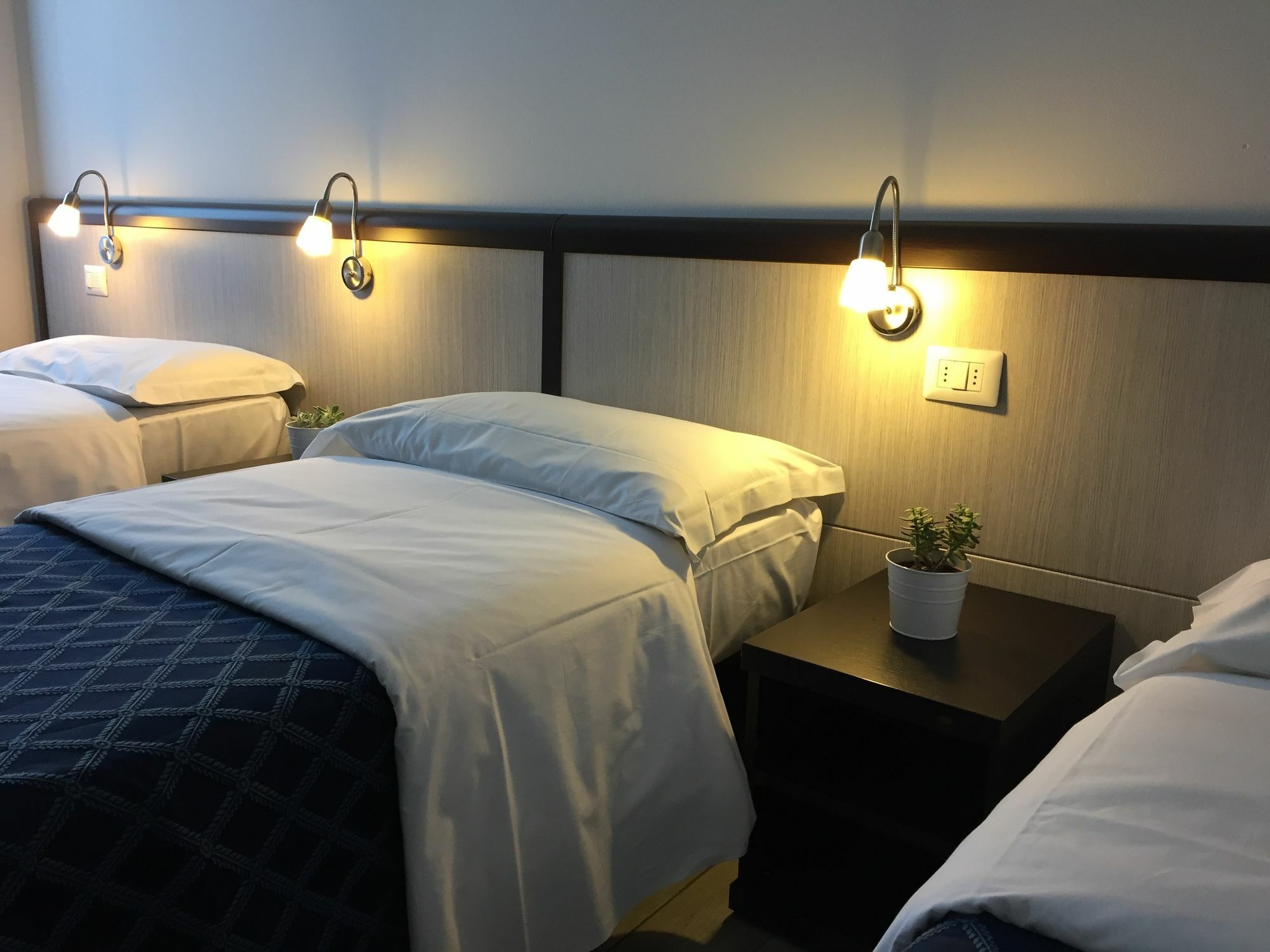 Hotel Esco 2*