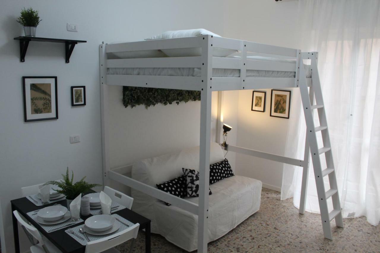 Anacreonte 7 Appartamento Milano