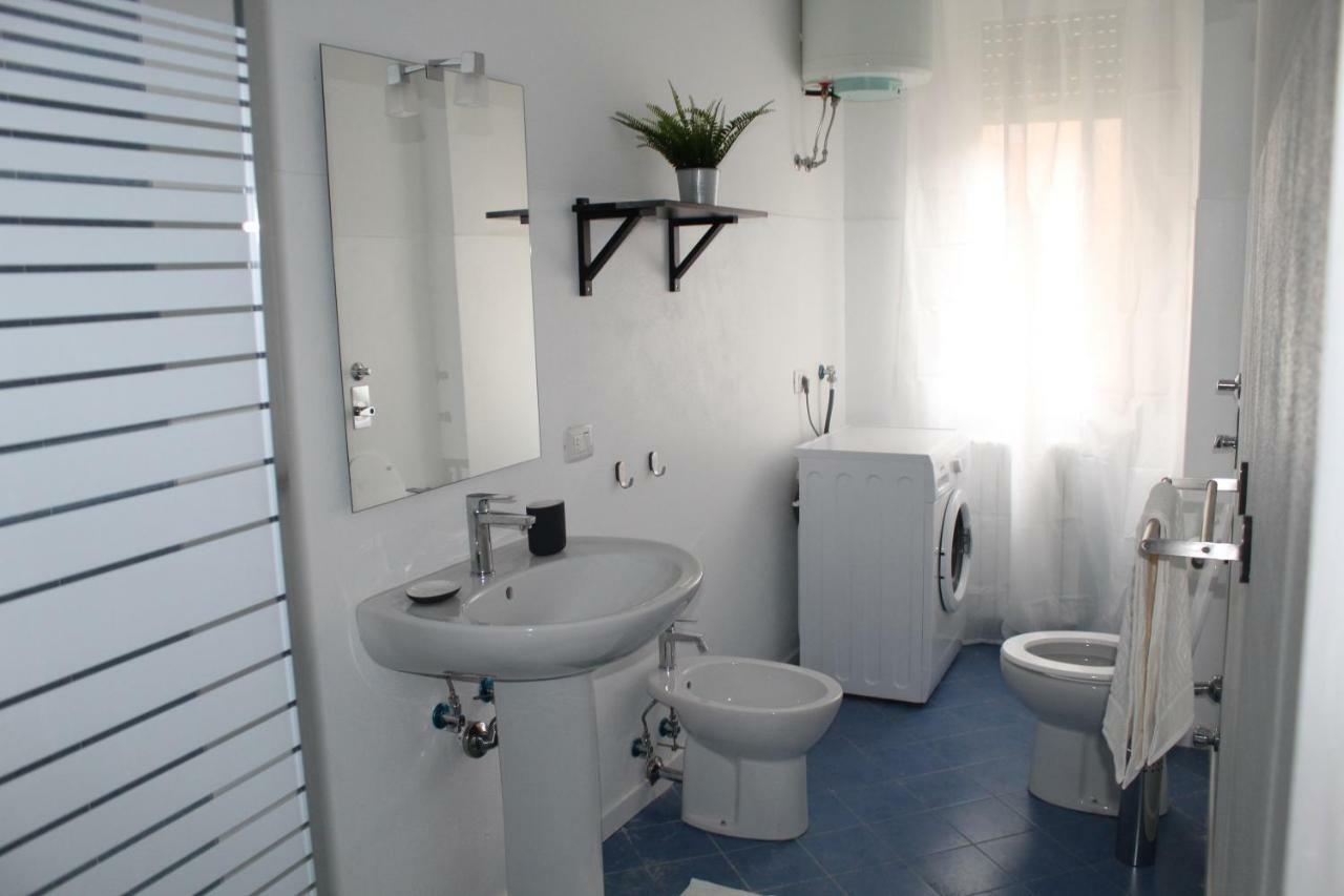 Anacreonte 7 * Milano