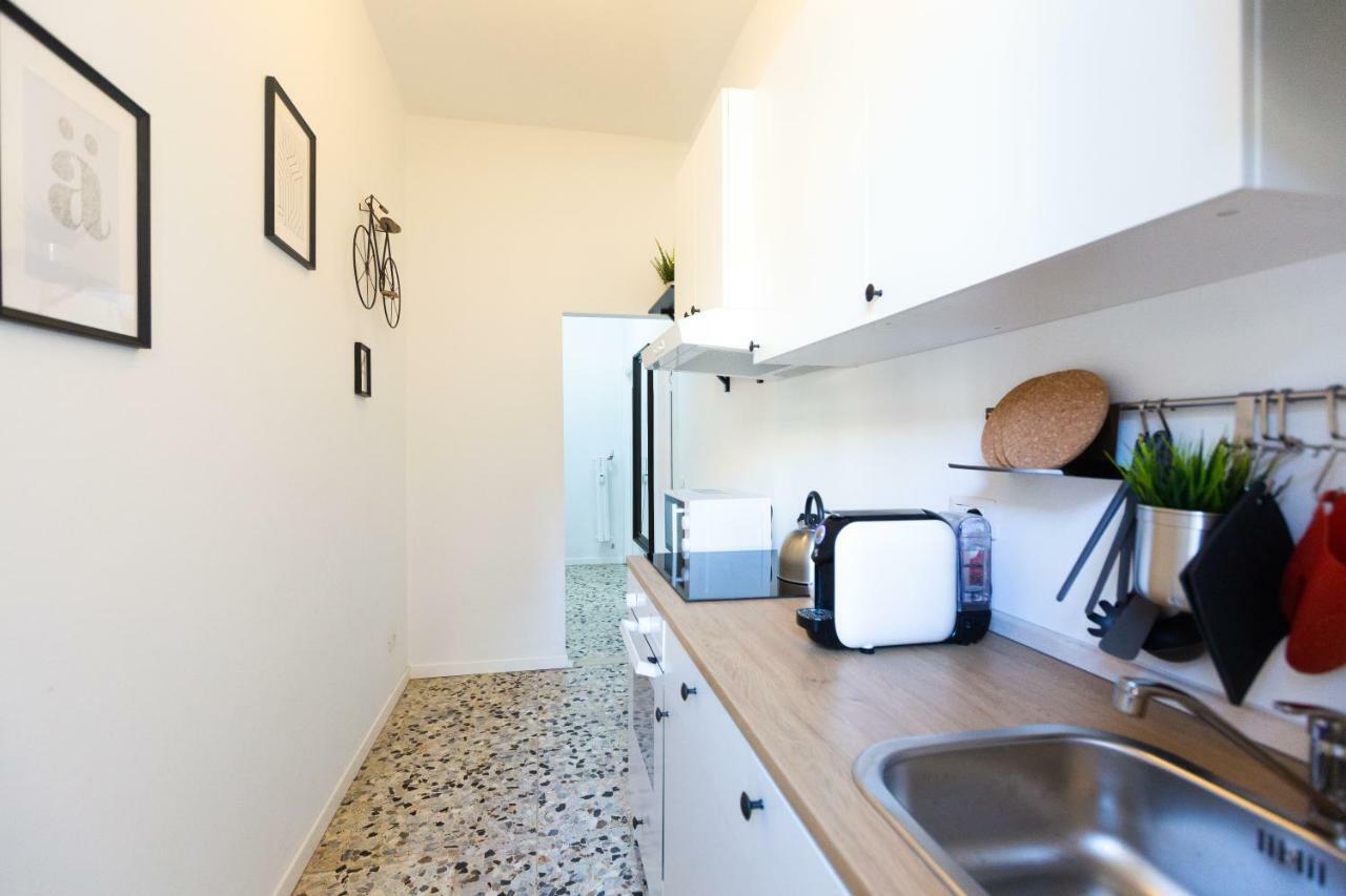 Anacreonte 7 * Milano