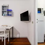 Joivy Sleek Flat With Balcony Near Mudec Museum And Navigli Area