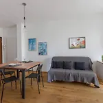 City Life & Mico Cosy And Functional Apartment