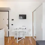 Lovely well located studio - Sammartini