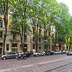 Large Design Apartment In The City Center
