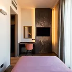 Mokinba Hotels King