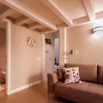 Joivy Sophisticated 2 Bedroom Loft For 4