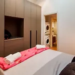 Joivy Sophisticated 2 Bedroom Loft For 4