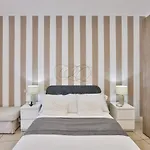 Easylife - Elegante E Rifinito Appartamento Vista Duomo In Piazza San Babila