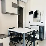Pericle 5 Apartment