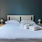 Xenia Apartments - Charming Garden Suite In Porta Venezia