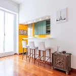 At Home - Turati/Porta Nuova Apartment