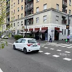Bnb Milano Dipinta Di Blu