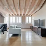 Joivy Elegant Apartment With Parking And Balcony