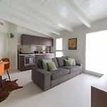 Castaldi Charming Suite-Hosted By Sweetstay