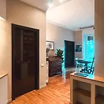 Cozy Apartment In Via Washington Freshly Renovated